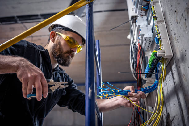 Best Electrical Contractors for Businesses  in Cle Elum, WA